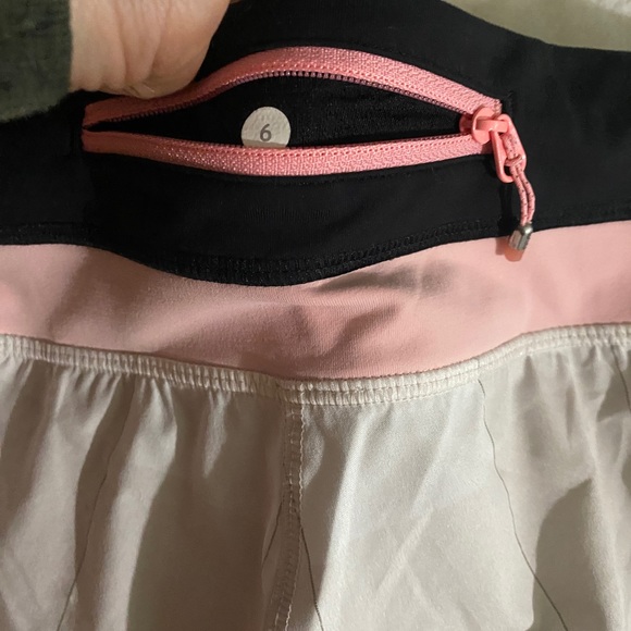 Lululemon Groovy Run Short Dune Gros Gingham Plaid Bleached Coral/Black - Picture 8 of 11